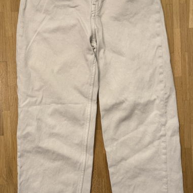 Weisse cremefarbene Jeans