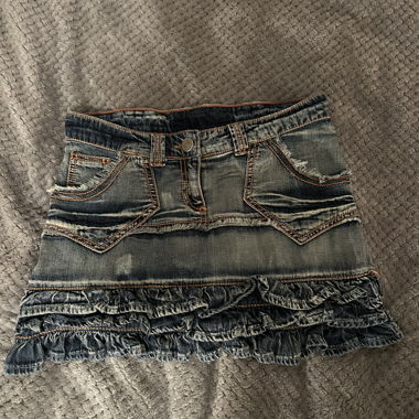 Jupe en jean courte (style Y2K)