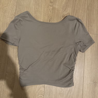 Top court beige