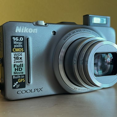 Nikon Coolpix S9300 Zoomkamera Reisekamera 