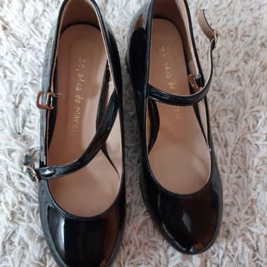 Schwarze Lack-Mary-Janes für Babys