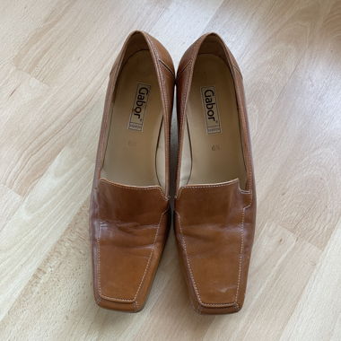 Gabor Kitten Heels