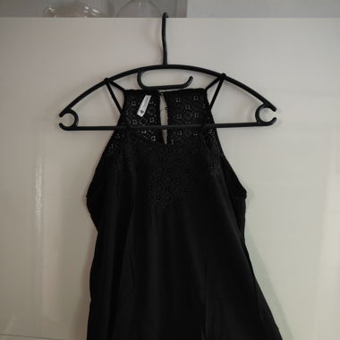 Schwarzes Top mit Spitze