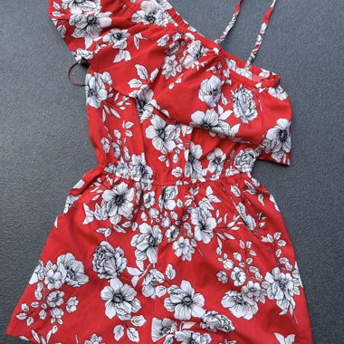 Floraler roter Jumpsuit