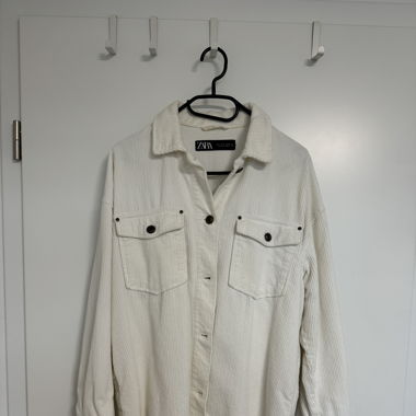 Weisse Cord-Jacke Zara