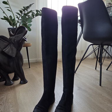 Bottes hautes au-dessus du genou noires