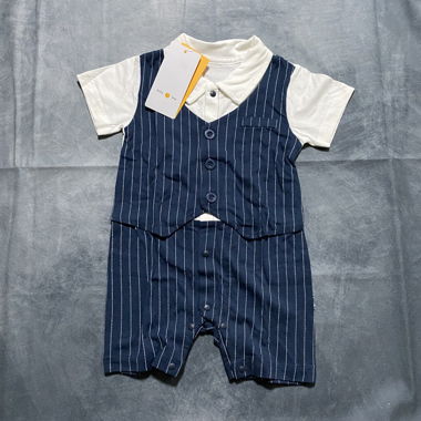 Barboteuse bébé rayée avec effet gilet