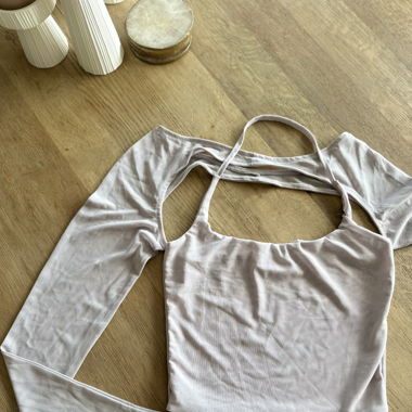 Asos Top, nie getragen, tüll stoff armel,lila.