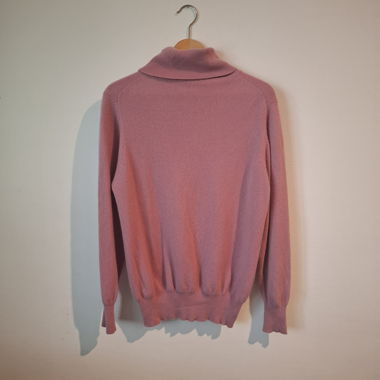 Maglione in cashmere rosa con collo alto
