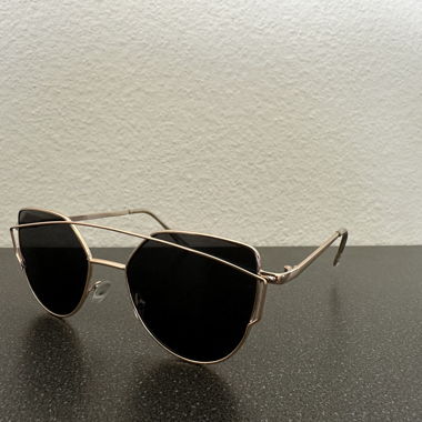 Sunglasses - gold