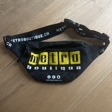 Metro Boutique black waist bag