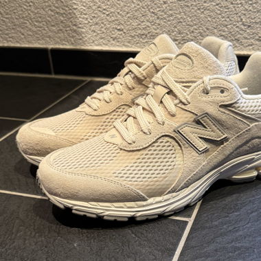 New Balance 2002R