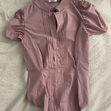 Pink blouse with puff sleeves