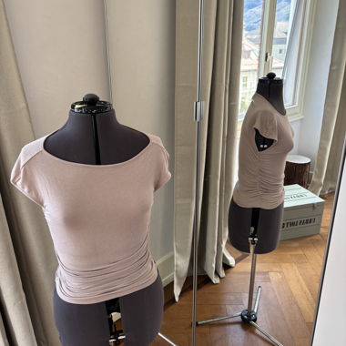 Top beige arricciato