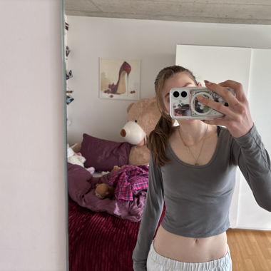 Brandy Melville Langarm Bauchfrei
