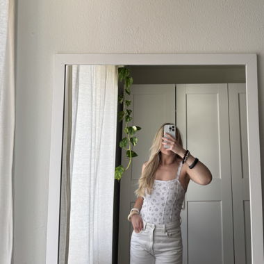Body mit blüemlimuster