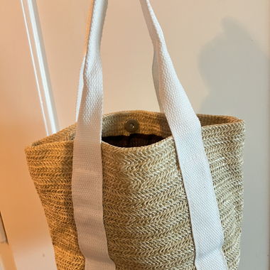 Cute woven straw tote bag