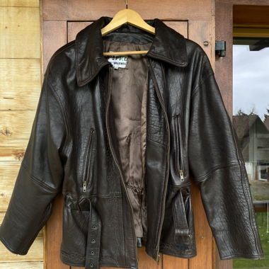 Braune Lederjacke