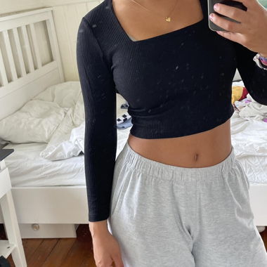 Black square neck crop top