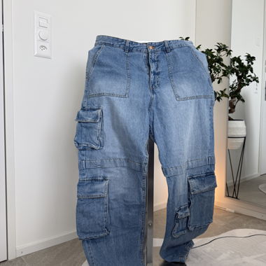 Bershka Denim Cargo Jeans celeste EUR 46