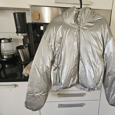 Veste chaude courte argentée