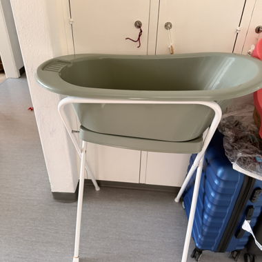 Babybadewanne mit Gestell