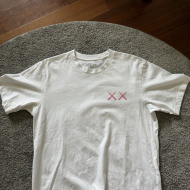 Uniqlo x kaws T-Shirt