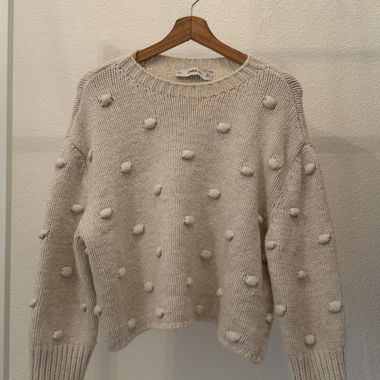 Beiger Zara Pullover mit Pompons