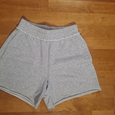 Pantaloncini grigi con vita elastica