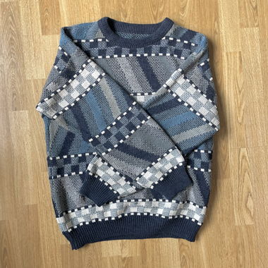 Pull en maille à motifs (convient comme L)
