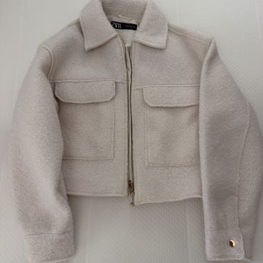 Zara Boucle-Jacke