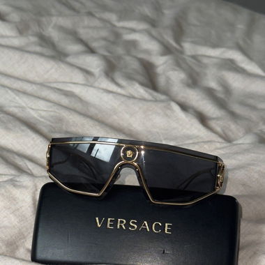 Lunettes de soleil VERSACE