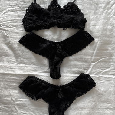 Ensemble lingerie noire dentelle