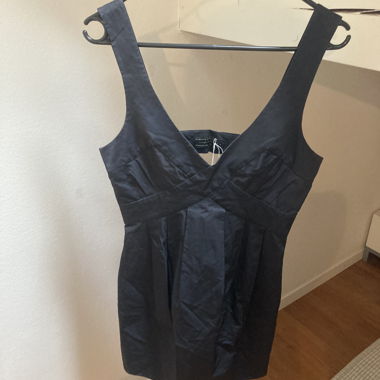 Schwarzes Kleid von AllSaints