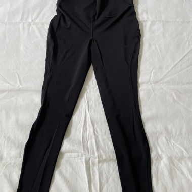 Black lululemon leggings