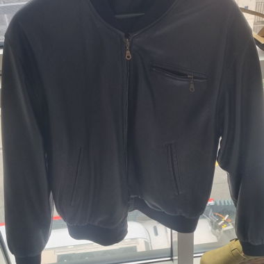 Veste bomber en cuir noire