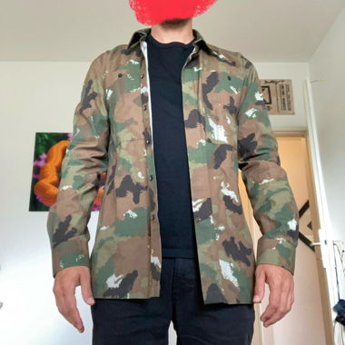études studio chemise camo