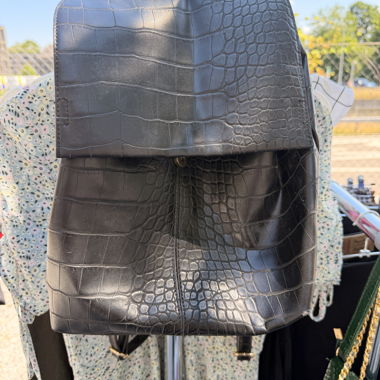 Schwarzer Krokodilrucksack