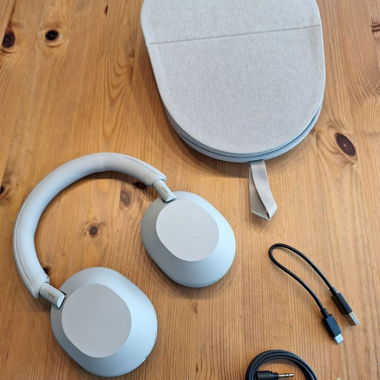Sony WH-1000 XM5
