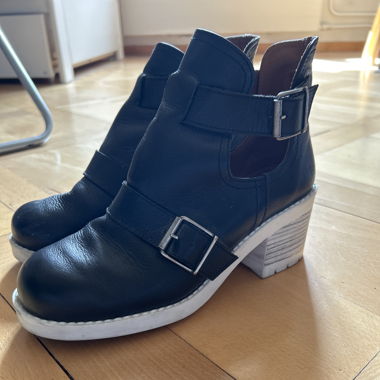 Scarpa in pelle dalla Spagna