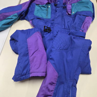 Vintage blue‑purple ski suit