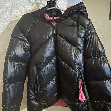 VESTE NOIRS ET ROSE TAILLE 40 