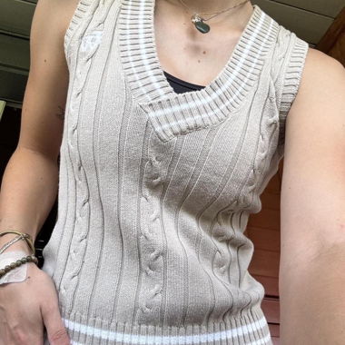 Top in maglia con scollo a V