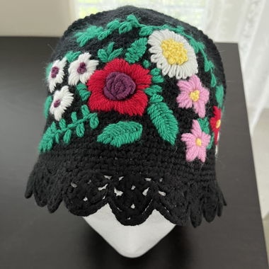 Handarbeit Damen Mütze 