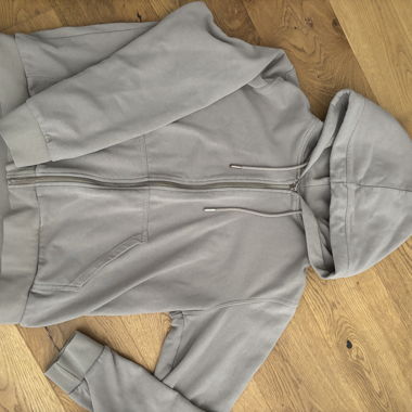 Veste à capuche gris-beige