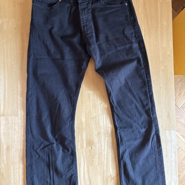 Jean Levi's foncé