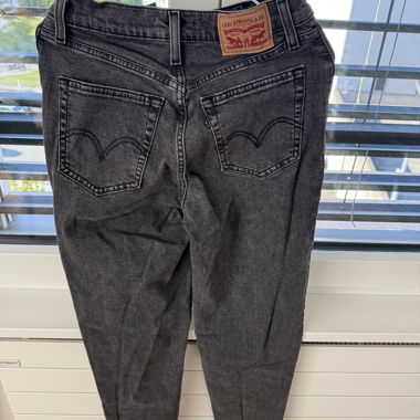 Dark Grey Levi's Jeans