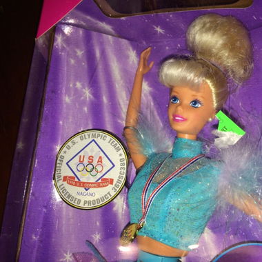 1997 Olympic Skater Barbie Eiskunstläuferin_4