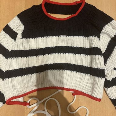Gestreifter Strickpullover