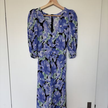 Beautiful party/wedding guest dress 